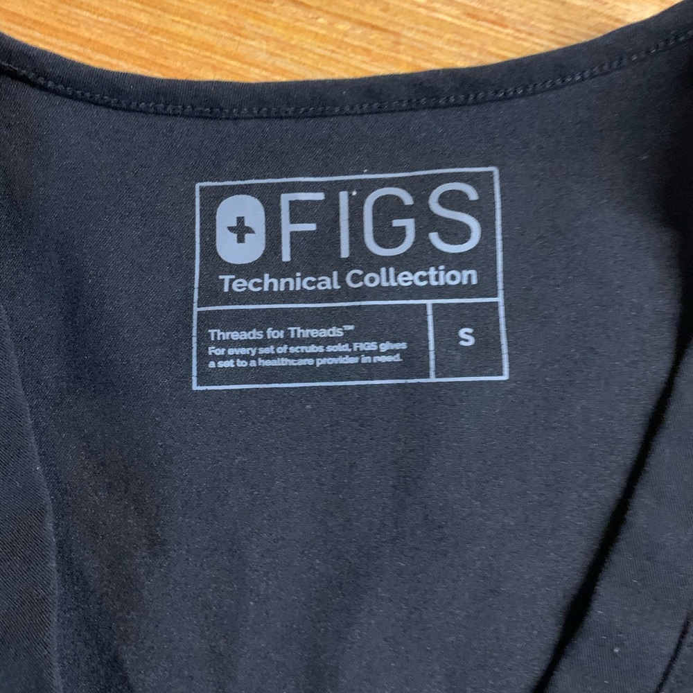 FIGS Casma Top and Zamora Jogger Bottom Small